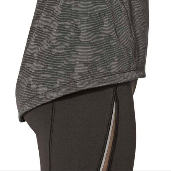 Lululemon Miles Ahead Short Sleeve (Camo)Deep Camo size 8 - Picture 5 of 7